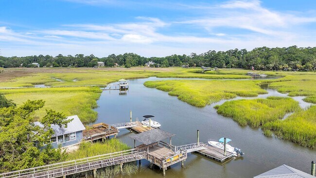 Building Photo - Gorgeous Waterfront Home on Isle of Hope