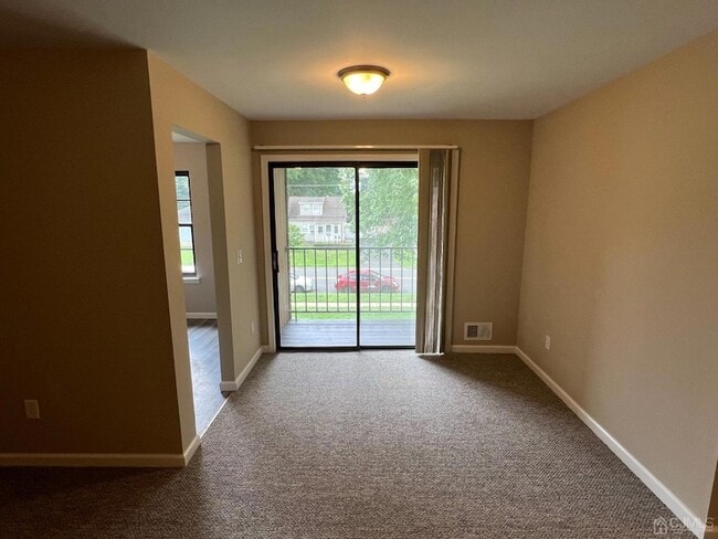 Building Photo - 18 Foxhall