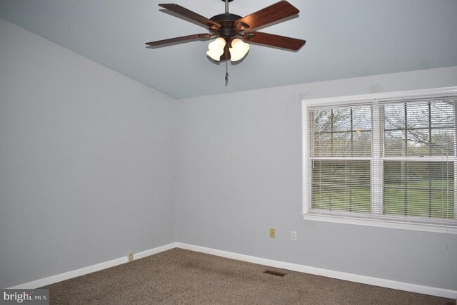 Building Photo - 8278 Waterside Ct