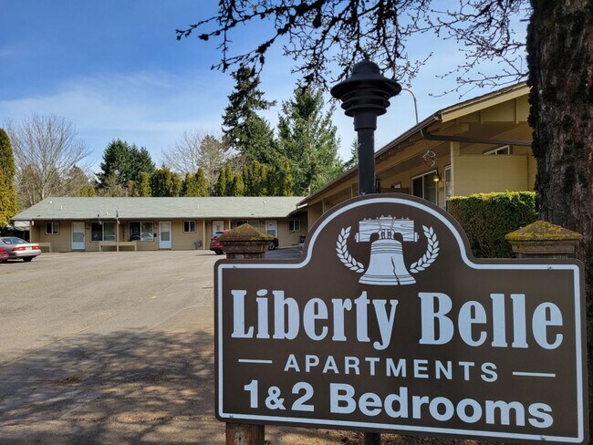Building Photo - Rent Special: 1/2 Off June's Rent!! Ground Level 1 Bedroom 1 Bath W/ AC