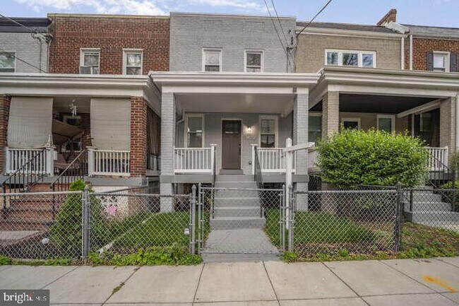Building Photo - 1632 Ridge Pl SE
