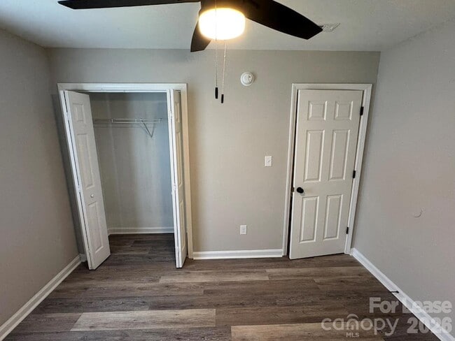 Building Photo - 320 Hamilton Dr NE