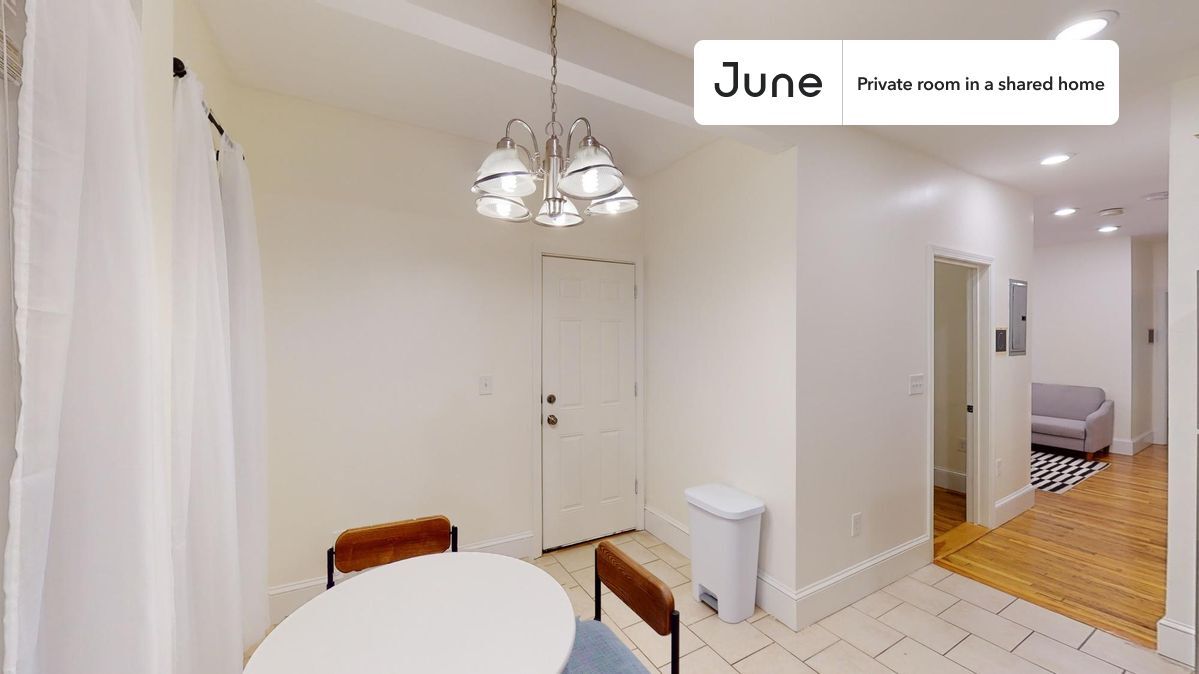 Building Photo - Room in Shared 3 bed/1 bath home
