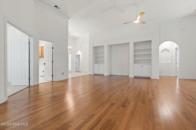 Building Photo - 943 Sandpiper Bay Dr SW