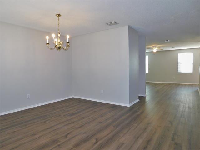 Building Photo - 2628 S Wavecrest Ct