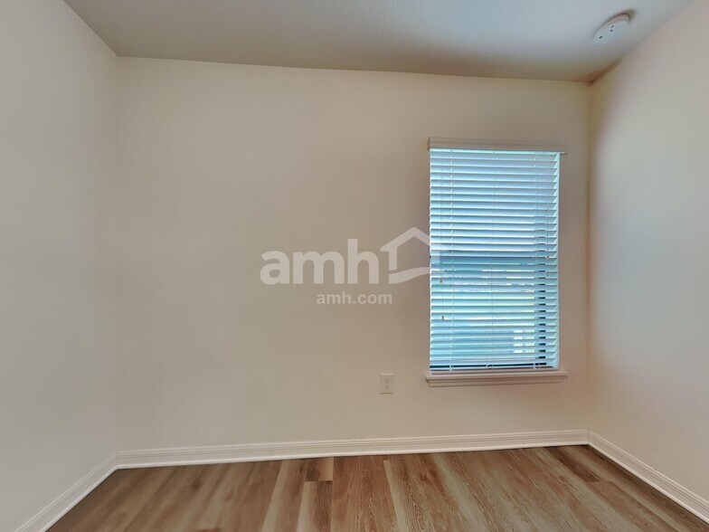 Building Photo - 919 Wynnmere Walk Ave
