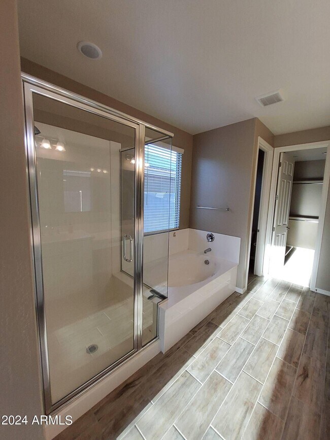 Building Photo - 704 N 152nd Dr