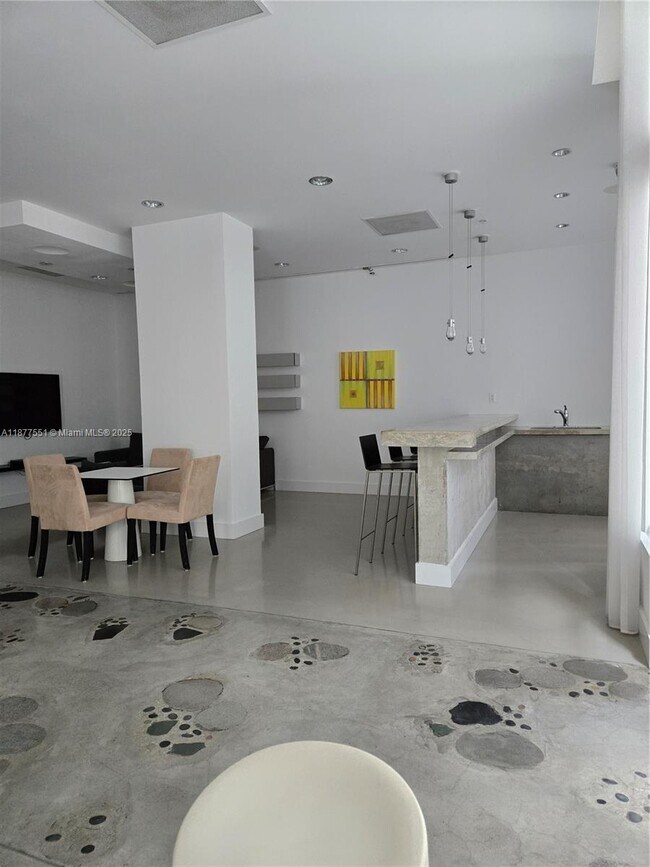 Building Photo - 234 NE 3rd St