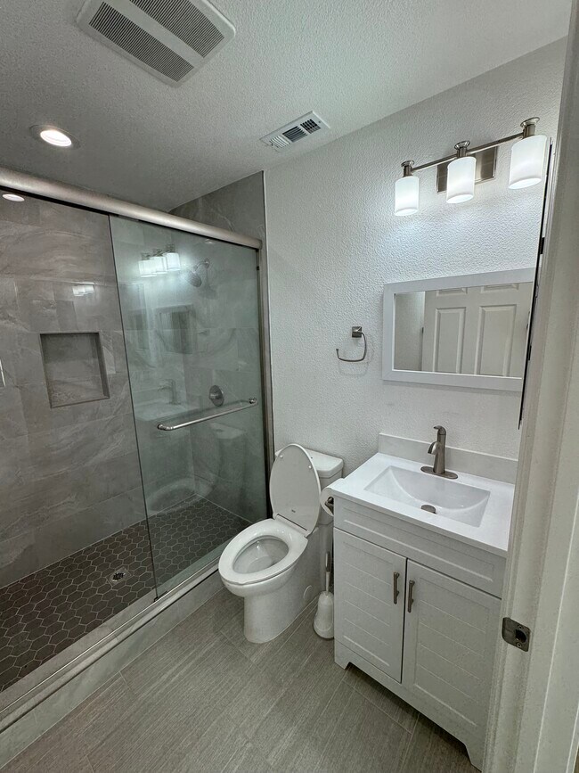 Building Photo - 7950 4th St