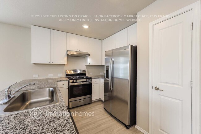 Building Photo - 922 Albatross Wy