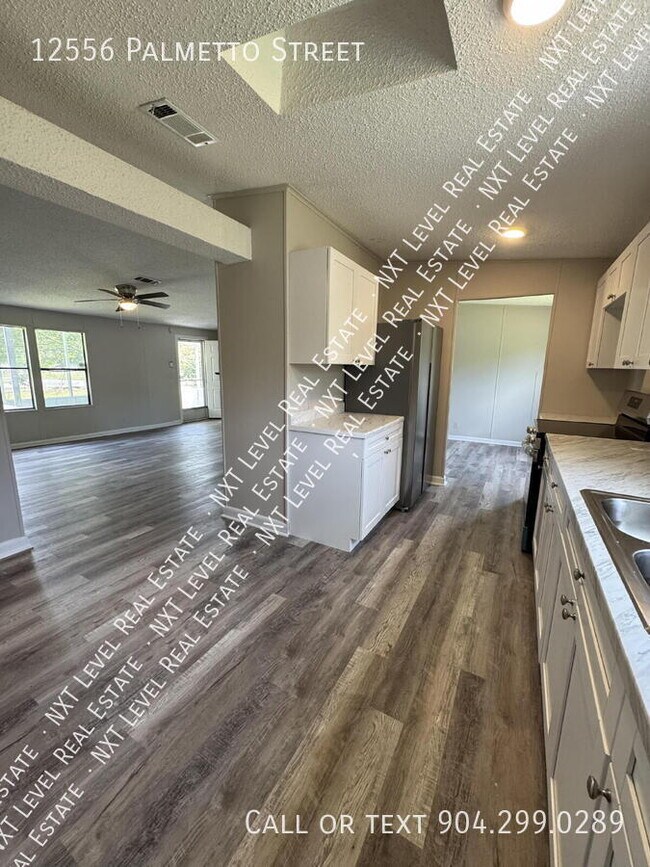 Building Photo - 12556 Palmetto St