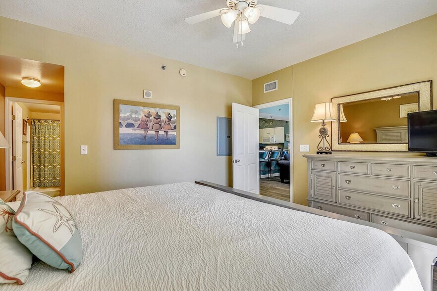 Building Photo - 104 Gulfside Ct