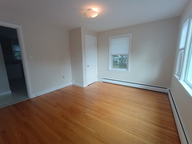 Building Photo - 459 Appleton St