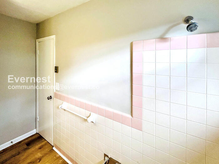 Building Photo - 10546 106th Ave N