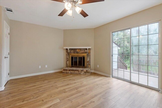 Building Photo - 1573 Jacks Dr