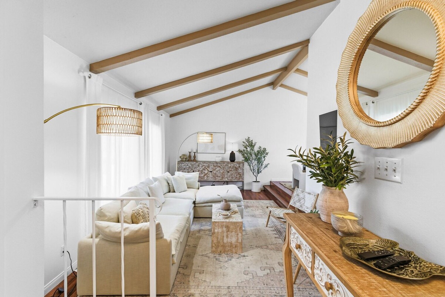 Building Photo - 14261 Mango Dr