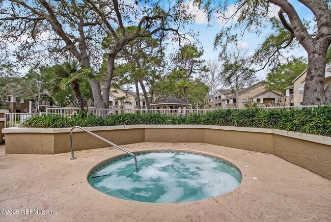 Building Photo - 9 Arbor Club Dr