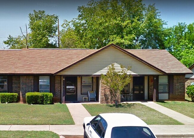 Building Photo - 202 Keasler St