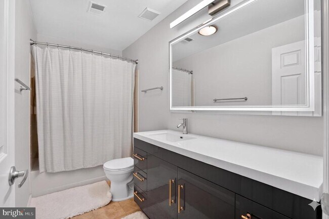 Building Photo - 2208 Halter Ln