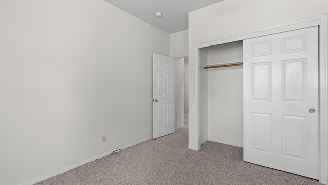 Building Photo - 957 McCoy Creek Cir