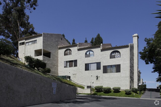Primary Photo - Villa De Fanta