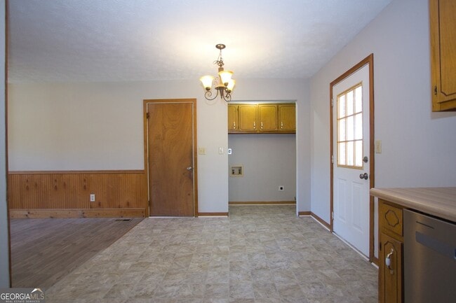 Building Photo - 2420 Green Rd