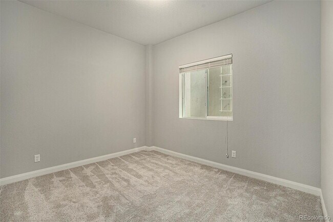 Building Photo - "Spacious 4-Bedroom Sanctuary with 3.5 Bat...
