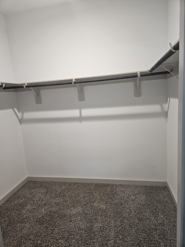 Building Photo - 12816 Heddington Grv Ln