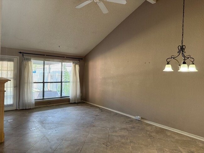 Building Photo - Gorgeous duplex in Euless