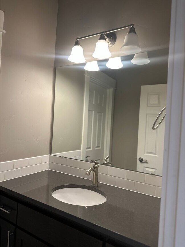 Building Photo - Beautiful Stone Creek Home | Open Layout, RV Parking & Private Pool Access