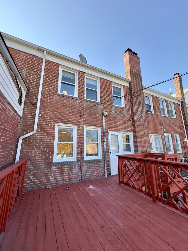 Building Photo - Charming 3Bed/2Bath Townhome in Dundalk, MD!
