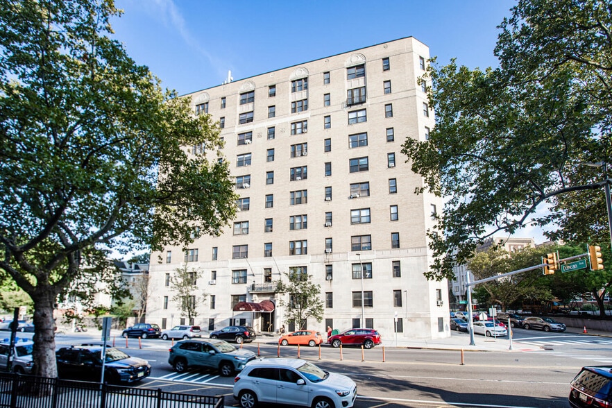 Primary Photo - 2600 John F Kennedy Blvd