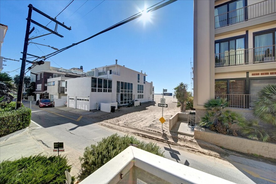 Building Photo - 15 Spinnaker St