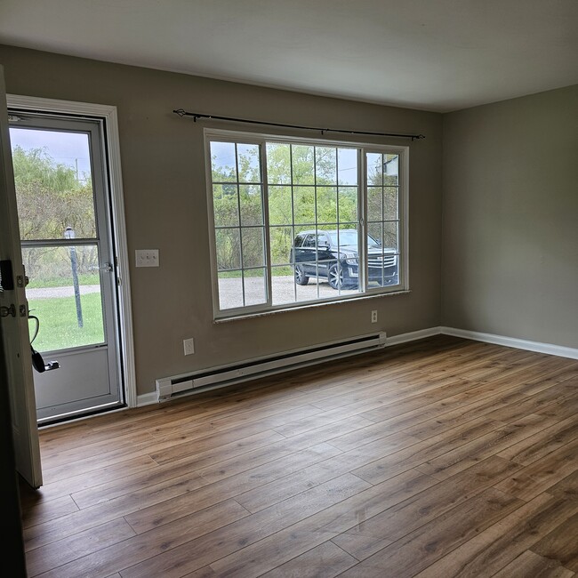 Building Photo - 2931 Spring Hill Dr