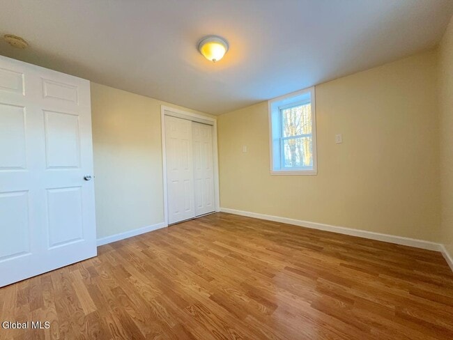 Building Photo - 314 Main St