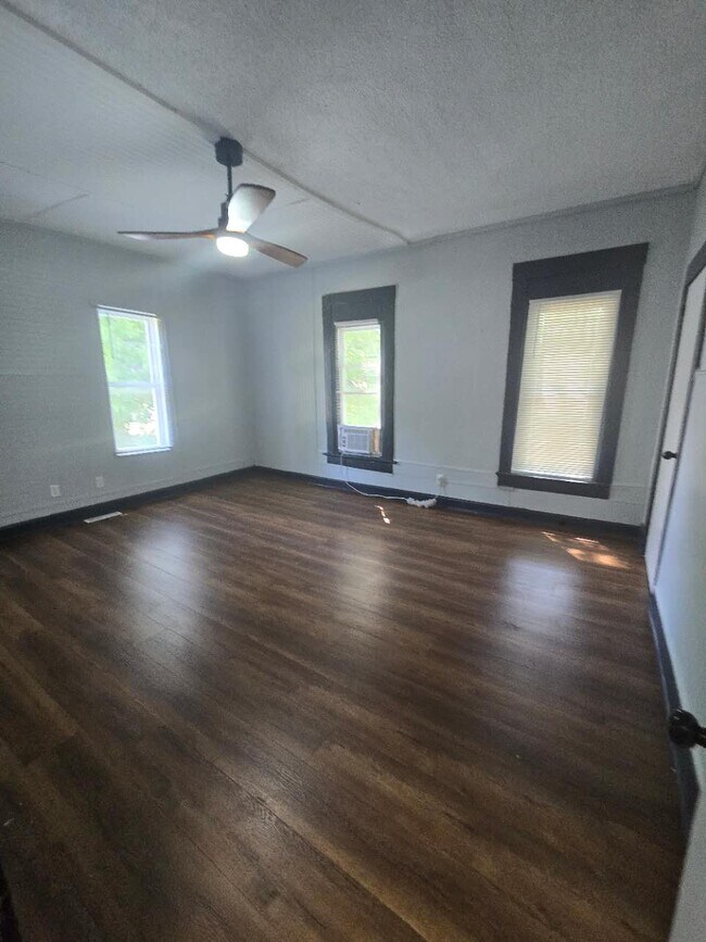 Building Photo - 2621 Askew Ave