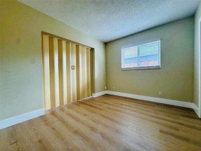 Building Photo - 1780 NW 39th Pl