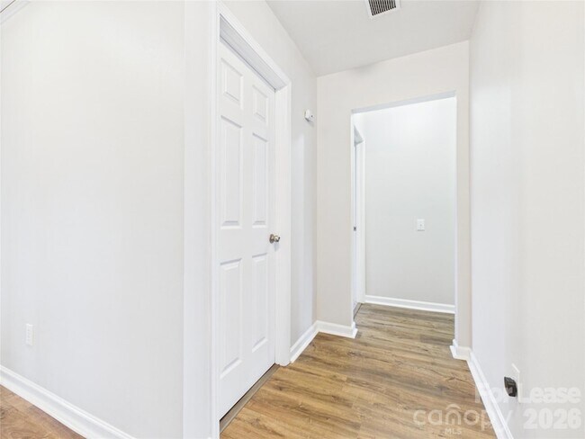 Building Photo - 2204 Arbor Vista Dr