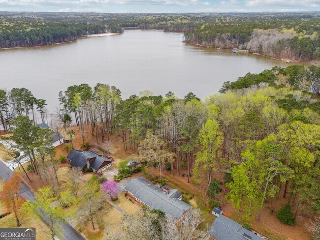 Building Photo - 5140 Lakewood Dr