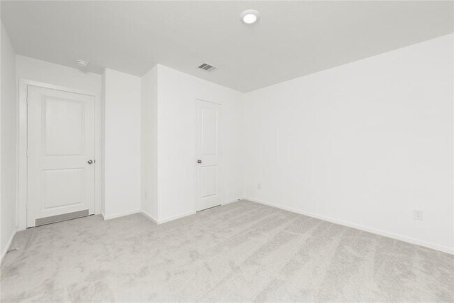 Building Photo - 1626 Red Oak Dr