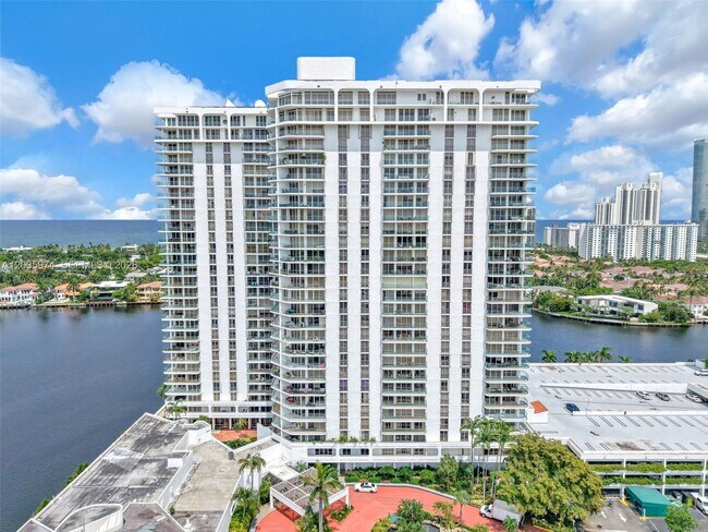 Building Photo - 19707 Turnberry Way