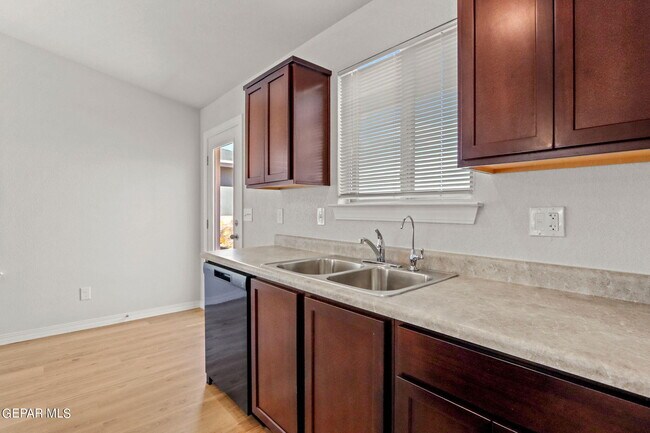 Building Photo - 14545 Faxon Yucca Ave