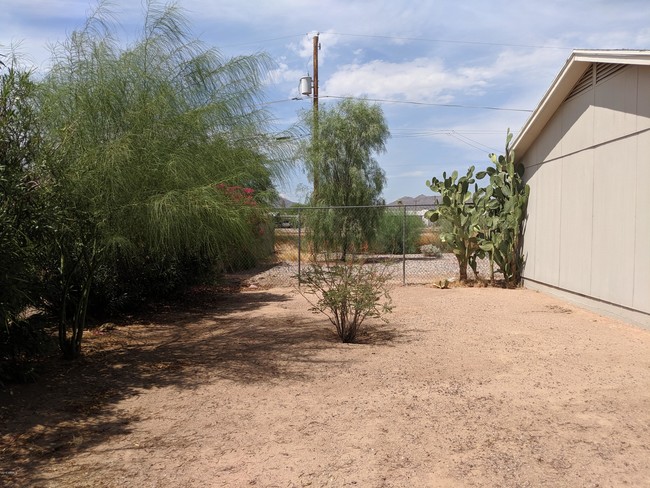 Building Photo - 11540 E Crescent Ave
