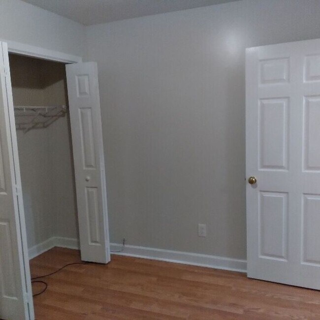 Building Photo - Duplex available now!
