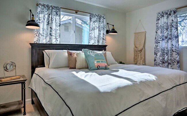 Building Photo - 40902 Ely Way