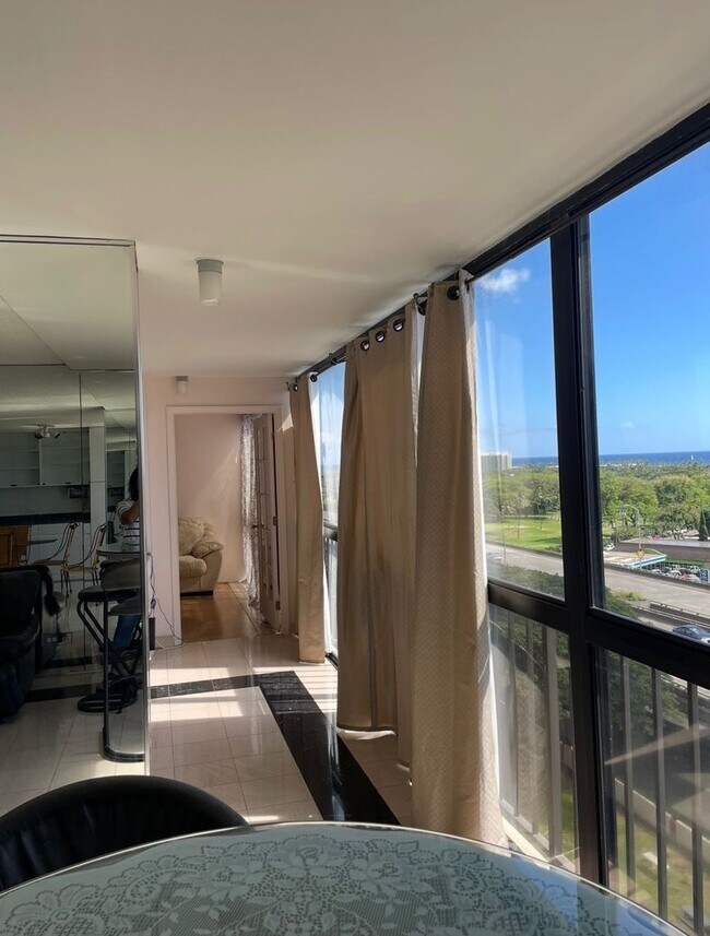 Building Photo - Kahala Towers