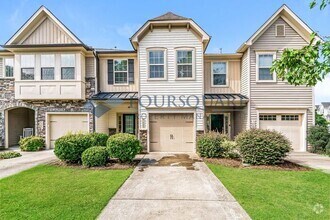 Building Photo - Townhome | Washer/ Dryer Included |Fenced ...