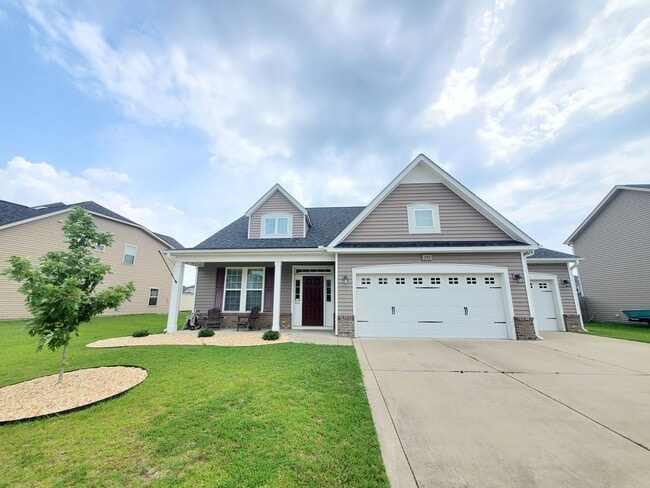 Building Photo - Gorgeous Home In Turnberry Subdivision