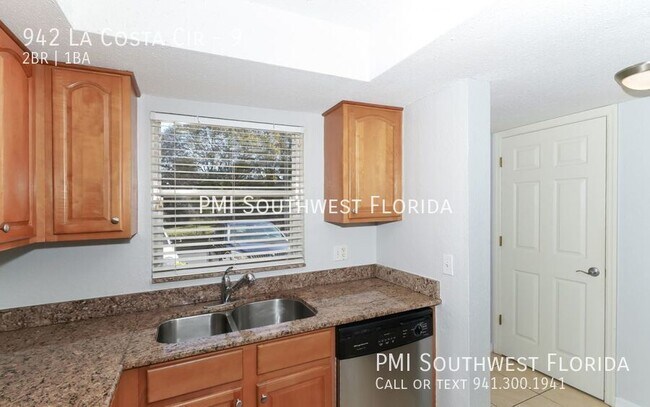 Building Photo - 942 La Costa Cir