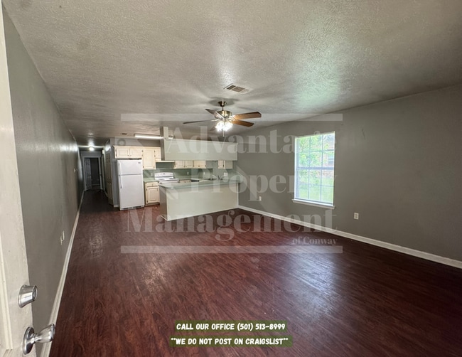 Building Photo - Lovely 2-Bedroom, 1-Bathroom Duplex in Greenbrier, AR!